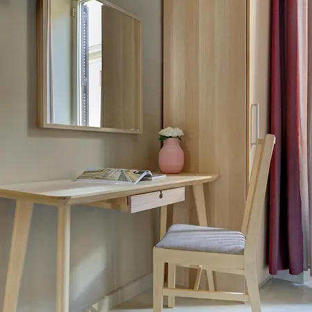 فندق مبيت وإفطار Claudia House Termini 2*