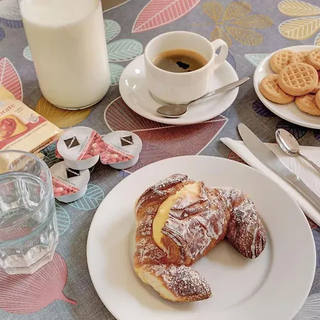 فندق مبيت وإفطار Claudia House Termini روما